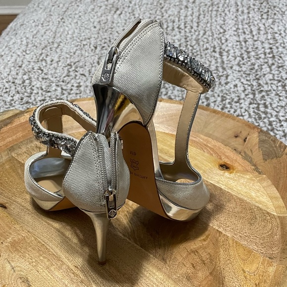 Antonio Melani Silver high heels with jewel embellishments - Picture 9 of 16